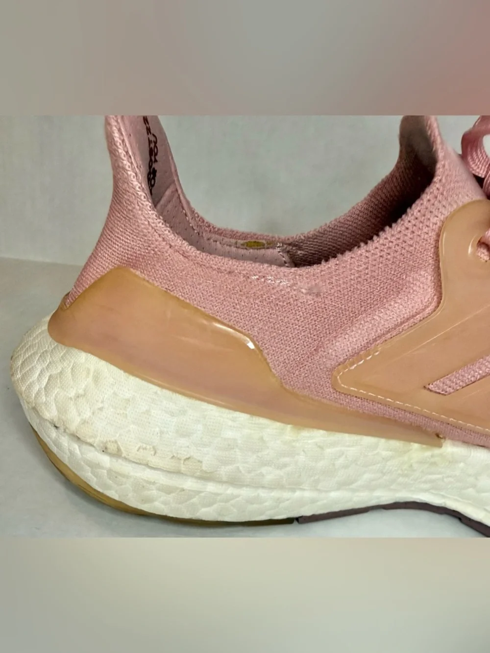 Adidas Women's Ultraboost 22 Running Shoe Wonder Mauve Size 9.5